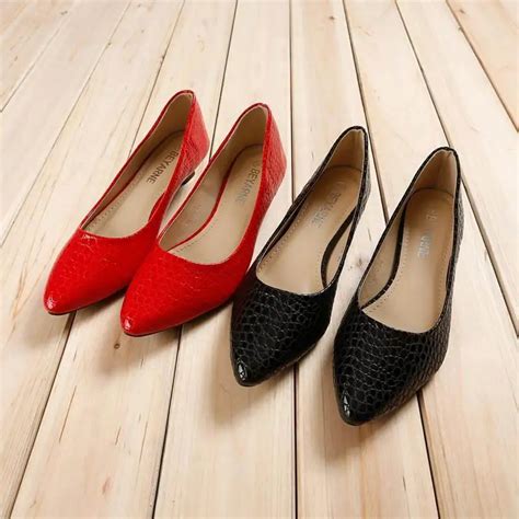 Designer Flat Shoes for Women .